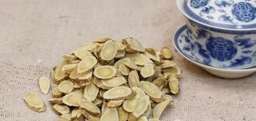 黃芪搭配它，是“天生一對”，堅持泡水喝，補氣養(yǎng)血，保持年輕態(tài)