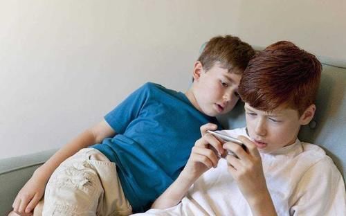 低水平的父母才和孩子讲道理,高手都是这样搞定孩子,不服不行