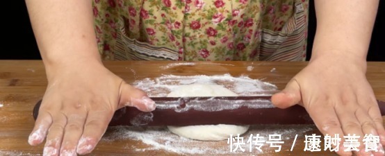 步骤|简单的葱油饼做法,当早餐吃很合适,柔软多层喷喷香