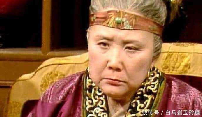 王熙凤|袭人母亲离世,一向仁慈的贾母为何恶言讥讽?王熙凤看得最通透