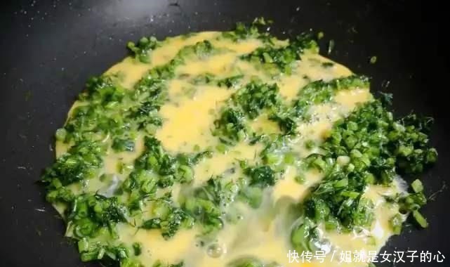 湿气|入秋,湿气怕这菜,隔天炒一盘,湿气不见了,刮油排毒,越吃越瘦