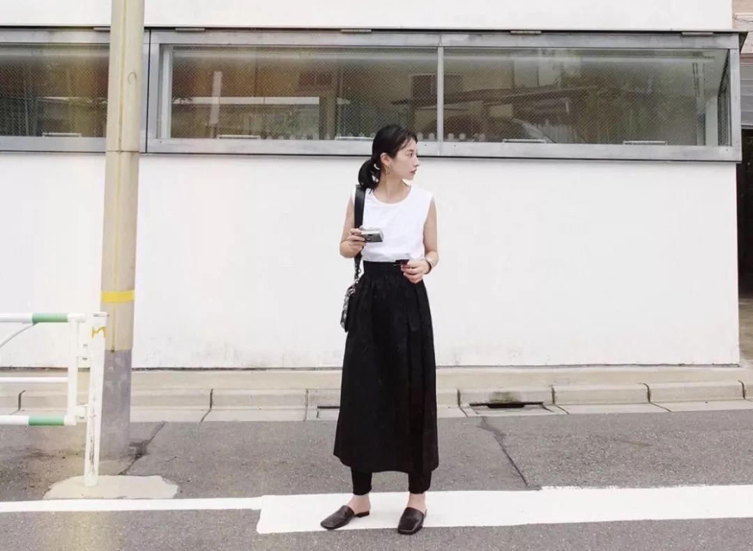 玛丽珍鞋|你的凉鞋烂大街了!今夏流行这几双,百搭又凉快