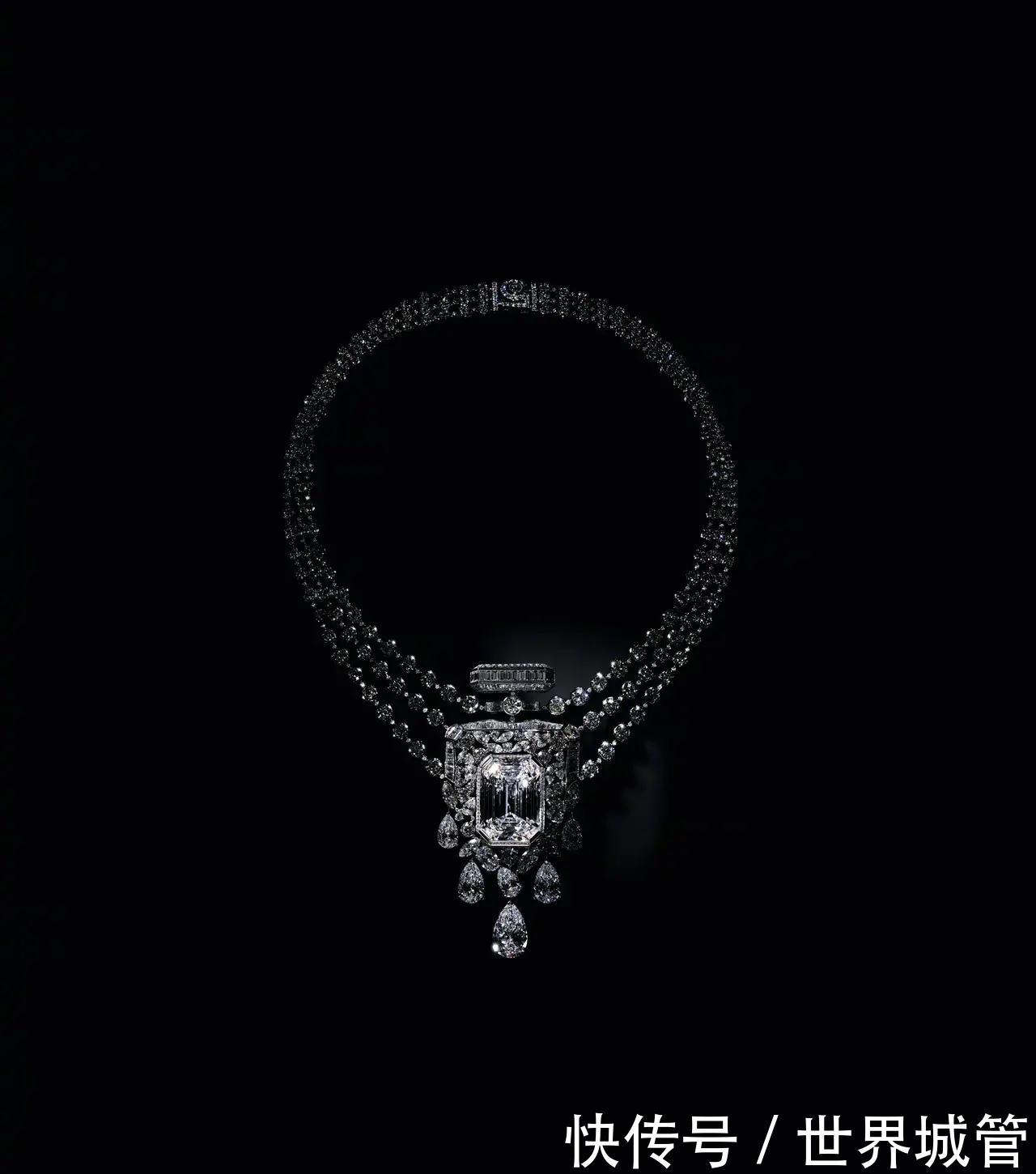 为纪念香水而定制的绝世项链,主钻55.5克拉,且有钱也买不到