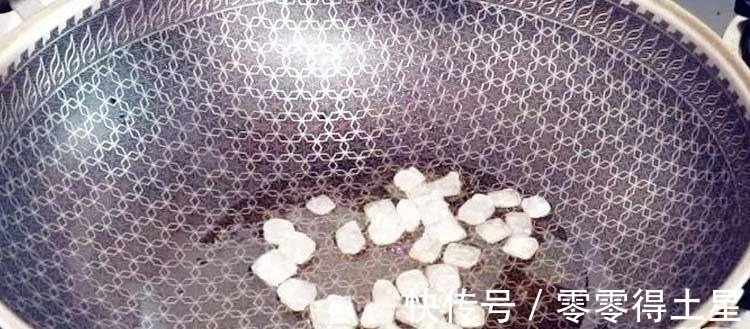 简单几步教你做家常红烧鸡脚，软糯鲜香，好吃到停不下来！