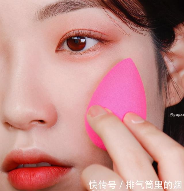 浮粉卡粉3大原因！“脱妆原因&正确上妆技巧”底妆服帖又干净