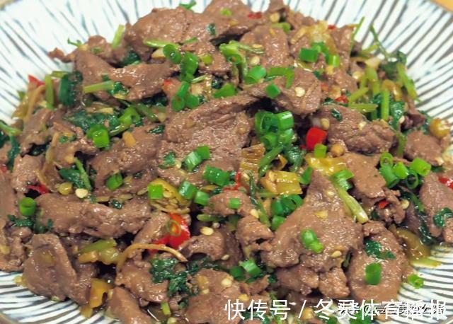 牛肉|牛肉这样做太好吃，微辣鲜香，肉嫩多汁，家人爱吃的美味菜肴