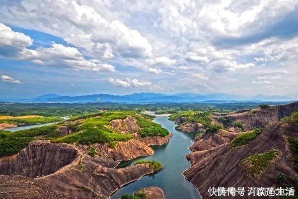 红岩|被抖音带红的一个村，有最壮观的丹霞地貌，誉为上帝遗忘的地方