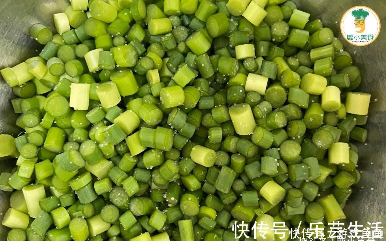 炒蒜苔最“忌讳”直接炒！先多加一步，蒜苔脆嫩入味，营养又杀菌