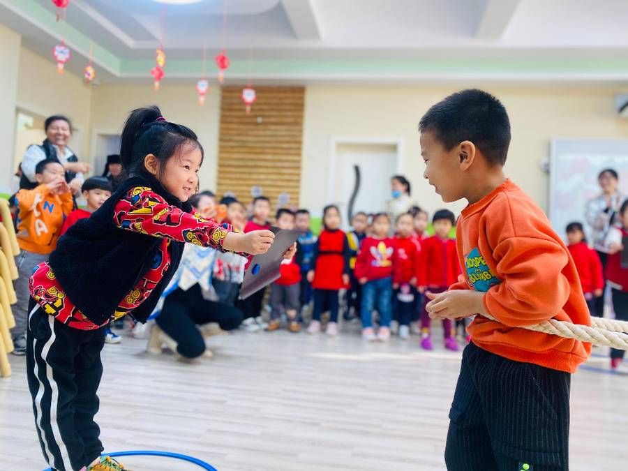 孟薇|科技筑童梦，历下区紫苑幼教集团开展元旦游园活动