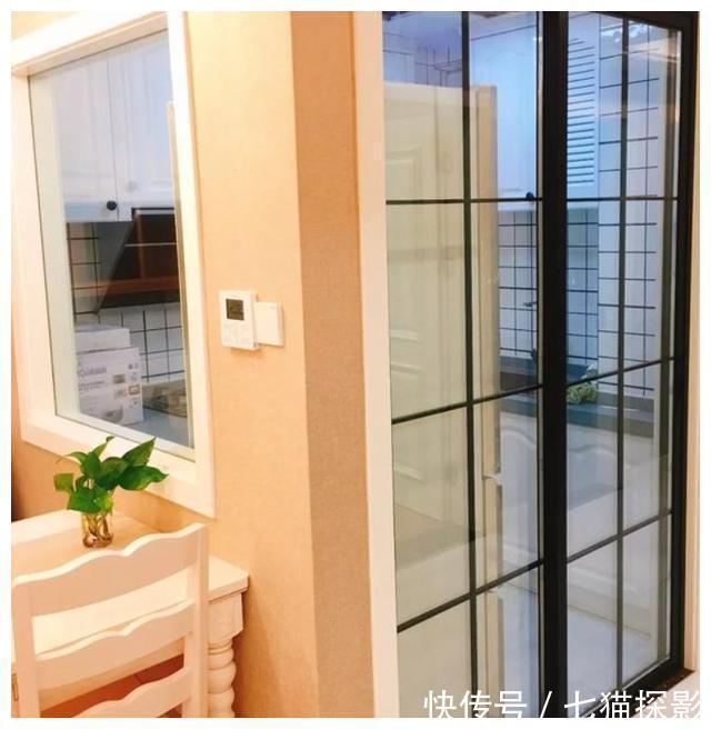 蜗居|60㎡蜗居婚房,客餐厅一点也不拥挤,卡座很实用,上下儿童房完美