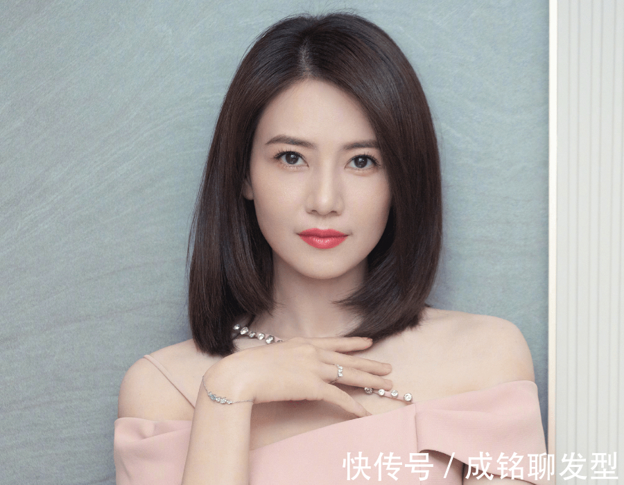 锁骨 从明星到职场精英都青睐的三款发型,瘦脸又显气质,减龄又时尚