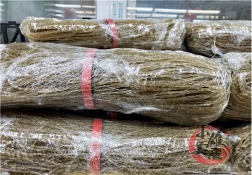 红薯粉条如何辨真假?粉厂员工:牢记3招,轻松辨别“假粉条”!