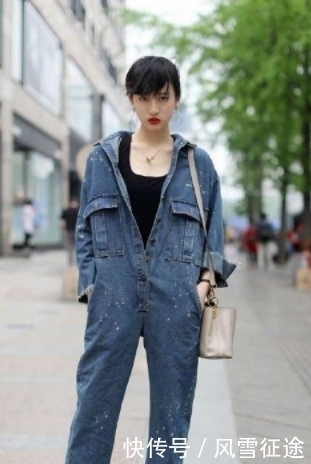 丰满|街拍:图七穿露肩装,上身丰满下身紧致,完美秀出“筷子腿”!