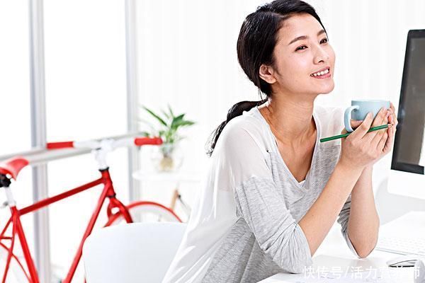 从鼻子上挤出来的白色物质，到底是什么？告诉你答案和处理办法