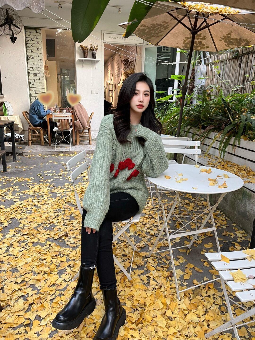 莫兰迪|这才是熟女该有的“毛衣”搭配,建议借鉴4个实用款,真美