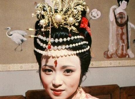 秦可卿葬礼,薛蟠说“义忠亲王老千岁”坏了事,他到底坏了什么事