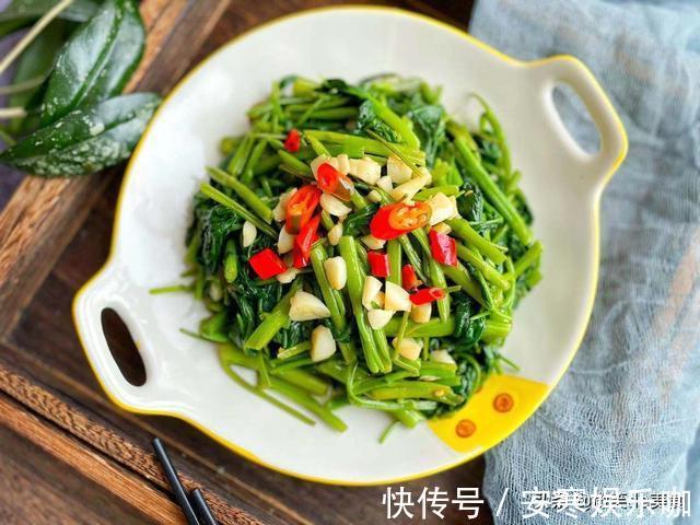 小白|空心菜最简单的做法，厨房小白也能做出的美味，减脂者的福音