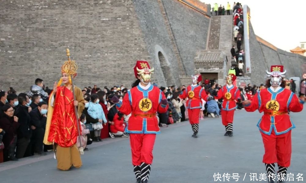 春风|忻州古城北城门广场精彩民俗文艺表演引来游人驻足