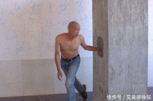 狠人|艺术界的狠人:他割出肋骨制成项链,分别给最重要的5个女人戴上