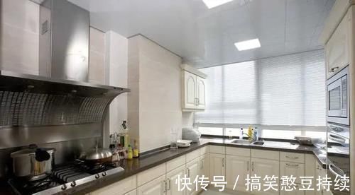 吊轨|头回见到这样的厨房门，隐形实用还易清洁，等有房了就照着装！
