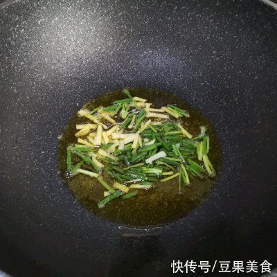 黄疸|超简单的家常快手菜，茭白炒肉丝