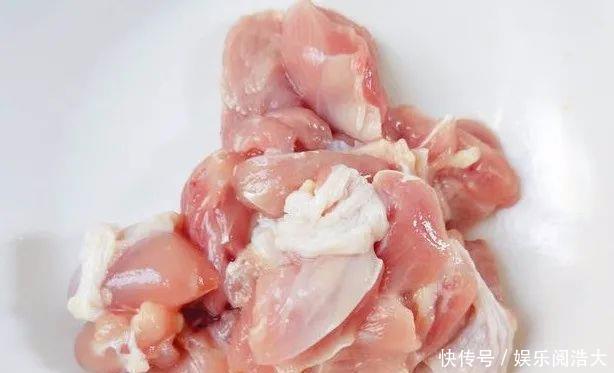 焖面|豆腐这样做比肉还香,不煎不炸,出锅连汤汁都不剩