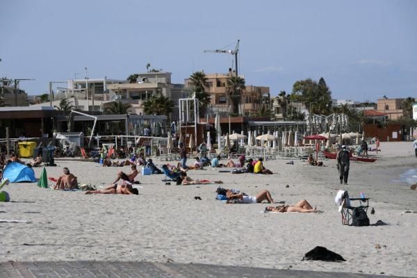 撒丁岛|意大利撒丁岛：疫情缓和 海边休闲