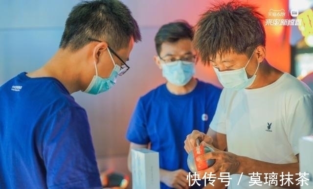 交互|小米为618造势拼了!推出国内首个户外裸眼3D人屏交互项目