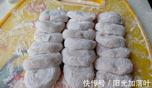 糯米粉|立秋后,多给家人做它吃,不煎不炸,拌一拌锅里蒸一蒸,好吃去燥!