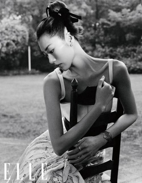 刘雯的这组大片，把我彻底治愈了！