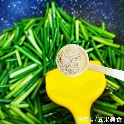  吃一次就让你忘不了的年夜饭菜单——蒜苔炒肉