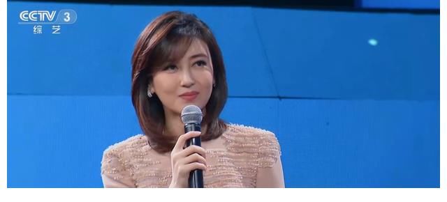 央視國(guó)際頻道主持人顏值出圈，李紅撐起門面，崔爽氣質(zhì)被看好