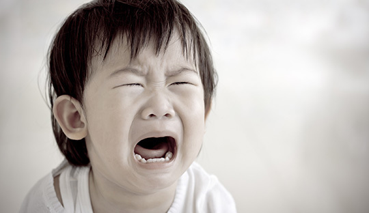 一声响|2岁男孩家中触电,这9个安全隐患最容易被忽视,父母要注意