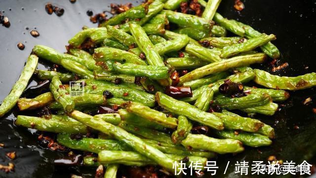 新手必学的干煸豆角,多加一样料比饭店的还好吃,香辣过瘾很下饭