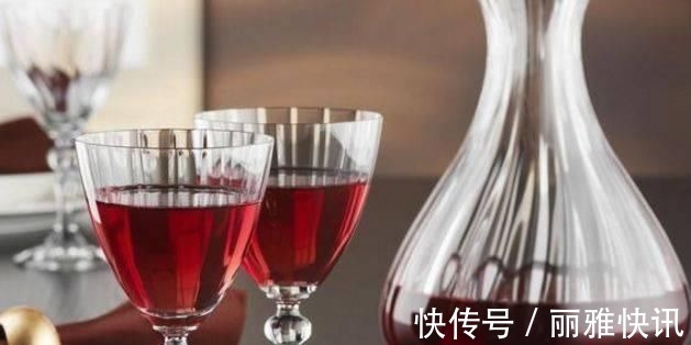 红酒|女性过了45岁,多吃4种食物,淡化皱纹,改善气血,更显年轻