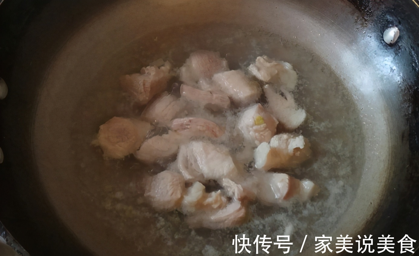 萝卜和五花肉一起炖，软烂可口鲜香入味，肉香四溢