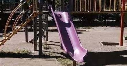 婚纱$31个“奇葩”的沙雕设计,设计师怕是脑袋进水了吧