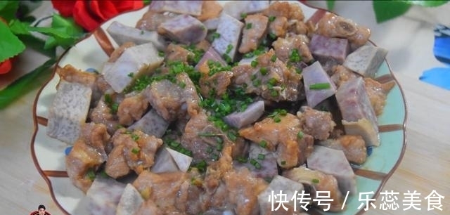 朋友们|香芋排骨最好吃的做法,简单美味香糯下饭,看看你喜欢吃不?