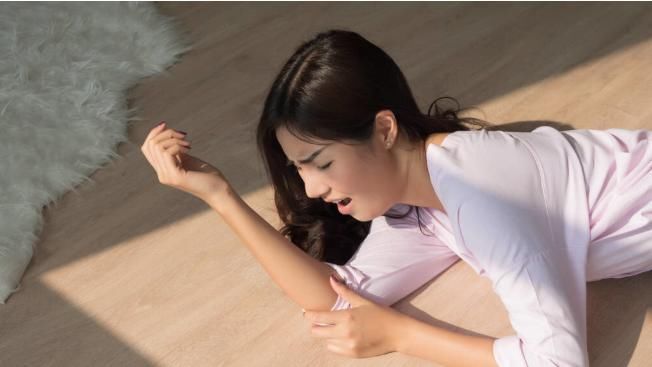 脑血管|咬到舌头是馋肉了?医生:还可能是中风前兆,6种情况也别大意