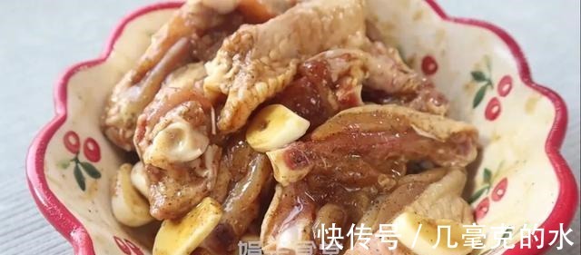 包子这样做,柔软鲜嫩,不用揉面、不用擀皮,做法简单又营养!