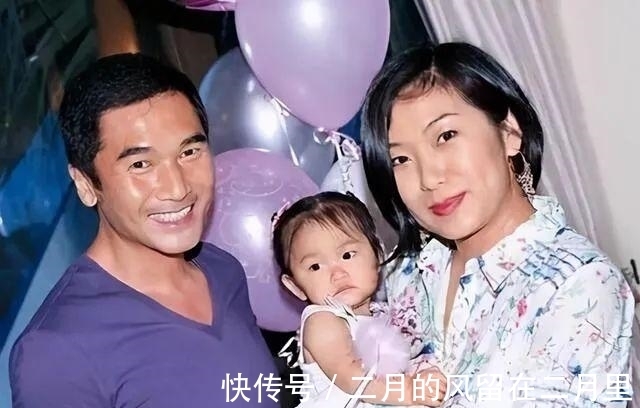 2021香港小姐三甲出爐,禮儀老師竟是初代“最丑港姐”?