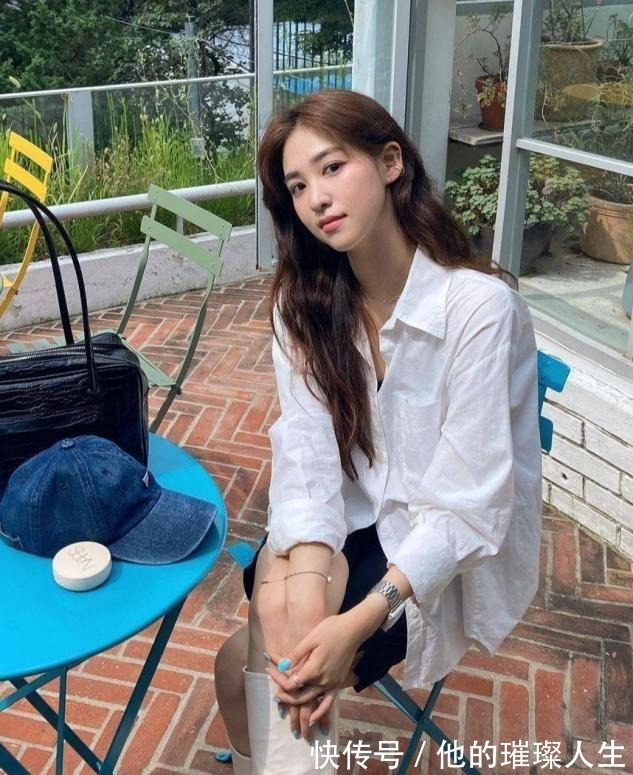 时髦 “白衬衣”怎么搭才时髦高级,试试这4个搭配新思路,谁穿谁美