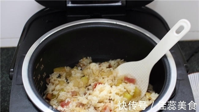 焖饭|秋天，不妨试试此款焖饭，简单快捷又好吃，增强身体免疫力