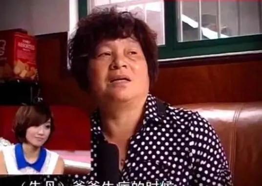 從主持一姐到卑微丹,朱丹的原生家庭對她影響有多大