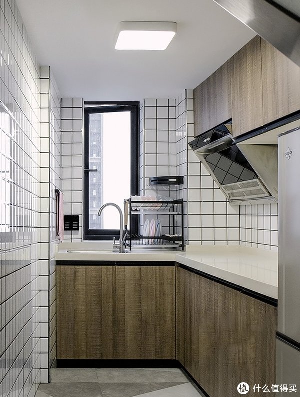 推拉窗|厨房门洞、窗洞太小怎么办？应该怎样选择合适的门窗？