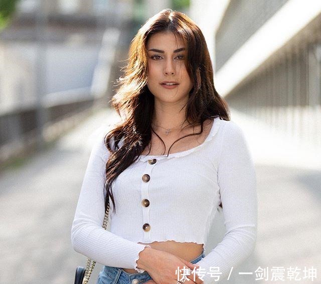 美女|美丽迷人的德国慕尼黑时尚达人利亚·米特鲁
