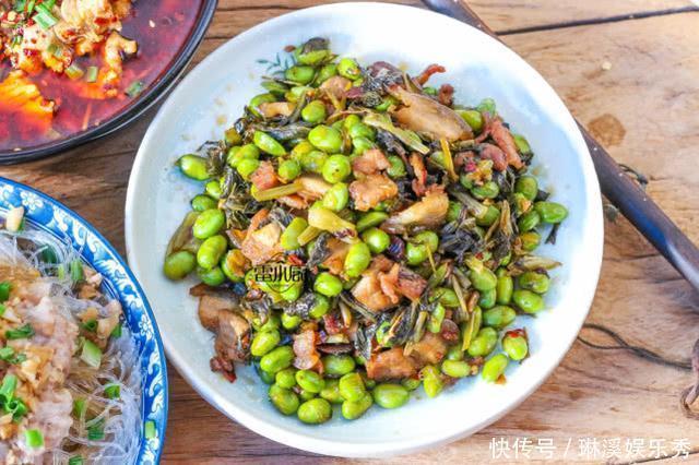 昨晚上弄了3个菜,两人吃了1锅饭,老公说这样吃下去会胖成球