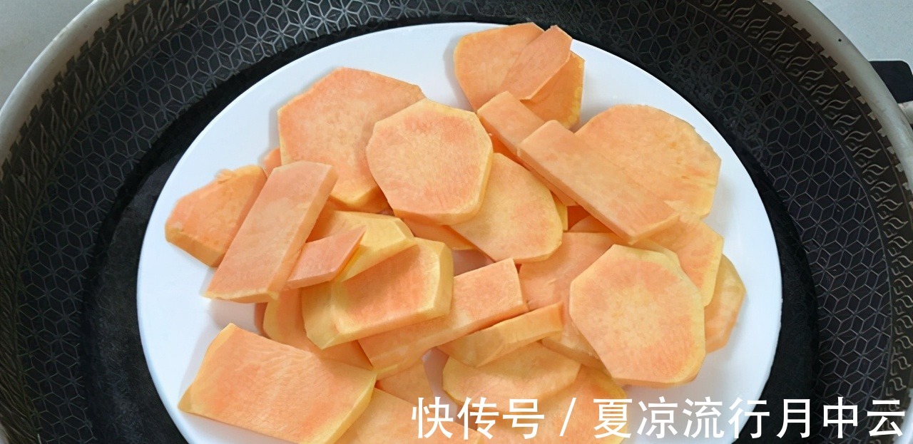 吃不完的红薯拿来做甜甜圈,无需加水,外酥里软,简单好吃又解馋!