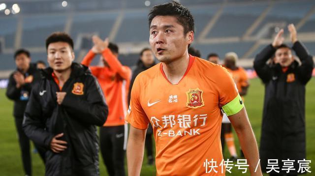 李行|李金羽胆子真大,接手武汉队后还敢用李行踢首发,同时收到回报
