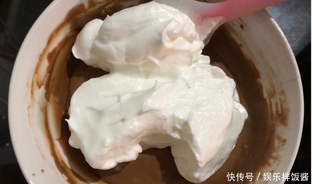 早餐|这块可可戚风蛋糕长期霸占我的早餐,香浓柔软超好吃